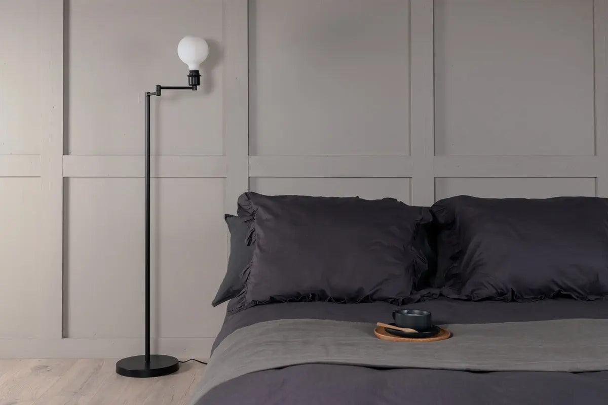 Virro Golvlampa Svart VENTURE DESIGN