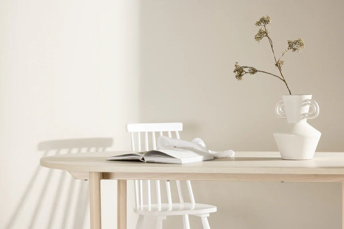 Venture Design Andy Matbord 180×90 – Ovalt Vitputsad MDF med Stålben VENTURE DESIGN