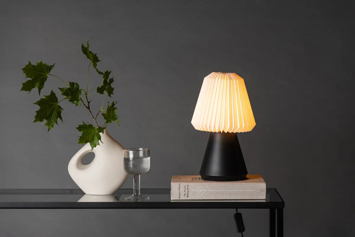 Fjällen Bordslampa Svart VENTURE DESIGN