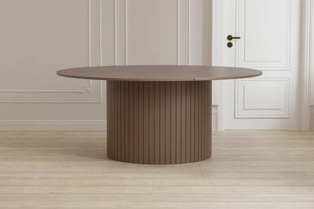 Venture Design Hä­rön Matbord Ø110 – Rund Matgrupp i Brun MDF VENTURE DESIGN