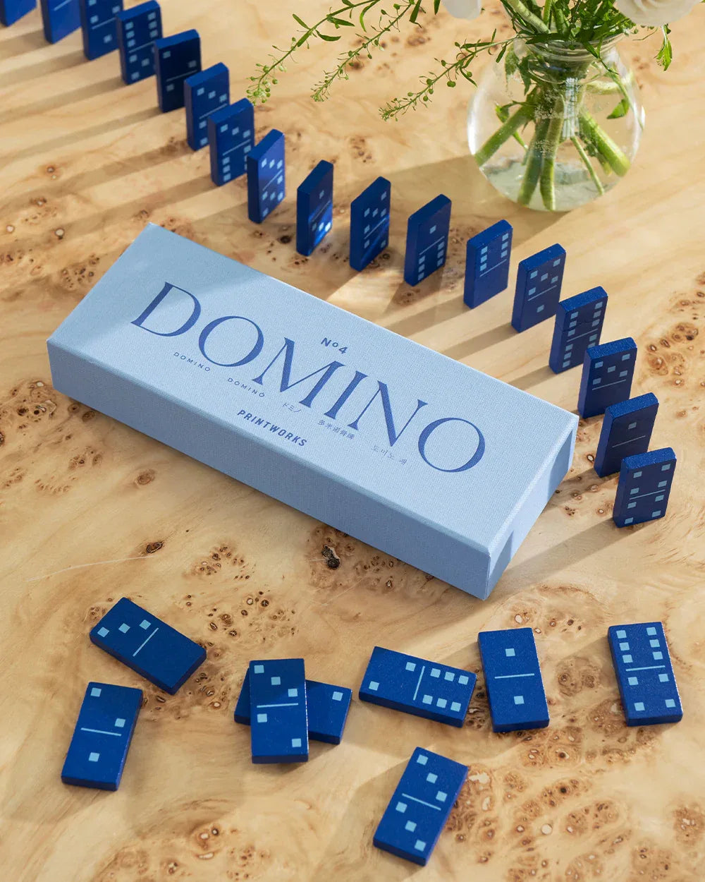Printworks Domino Classic – Stilrent dominospel i trä & FSC‑papper Printworks