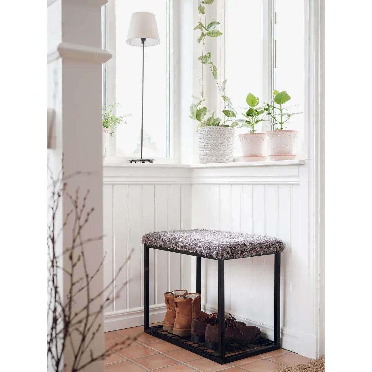 Bänk M Curly Kolgrå silvergrå/svart Skinnwille