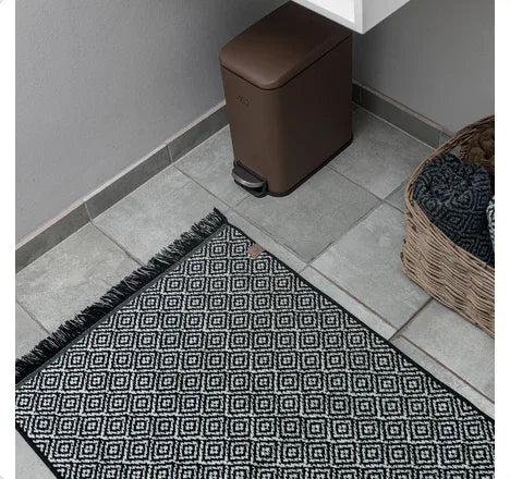 Mette Ditmer MOROCCO Badrumsmatta 50×80 cm - Svart / Vit Mette Ditmer