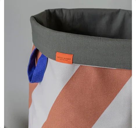 Mette Ditmer DIAGONAL Ø40×H50 cm Tvättkorg - Brick / Sand Mette Ditmer