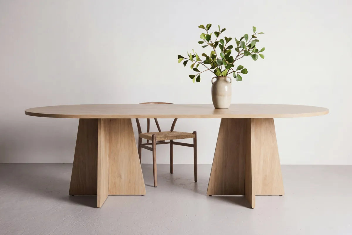 Venture Design Bootcut Matbord Natur – Ovalt Bord i Ljust Trä med Skulpturala Ben