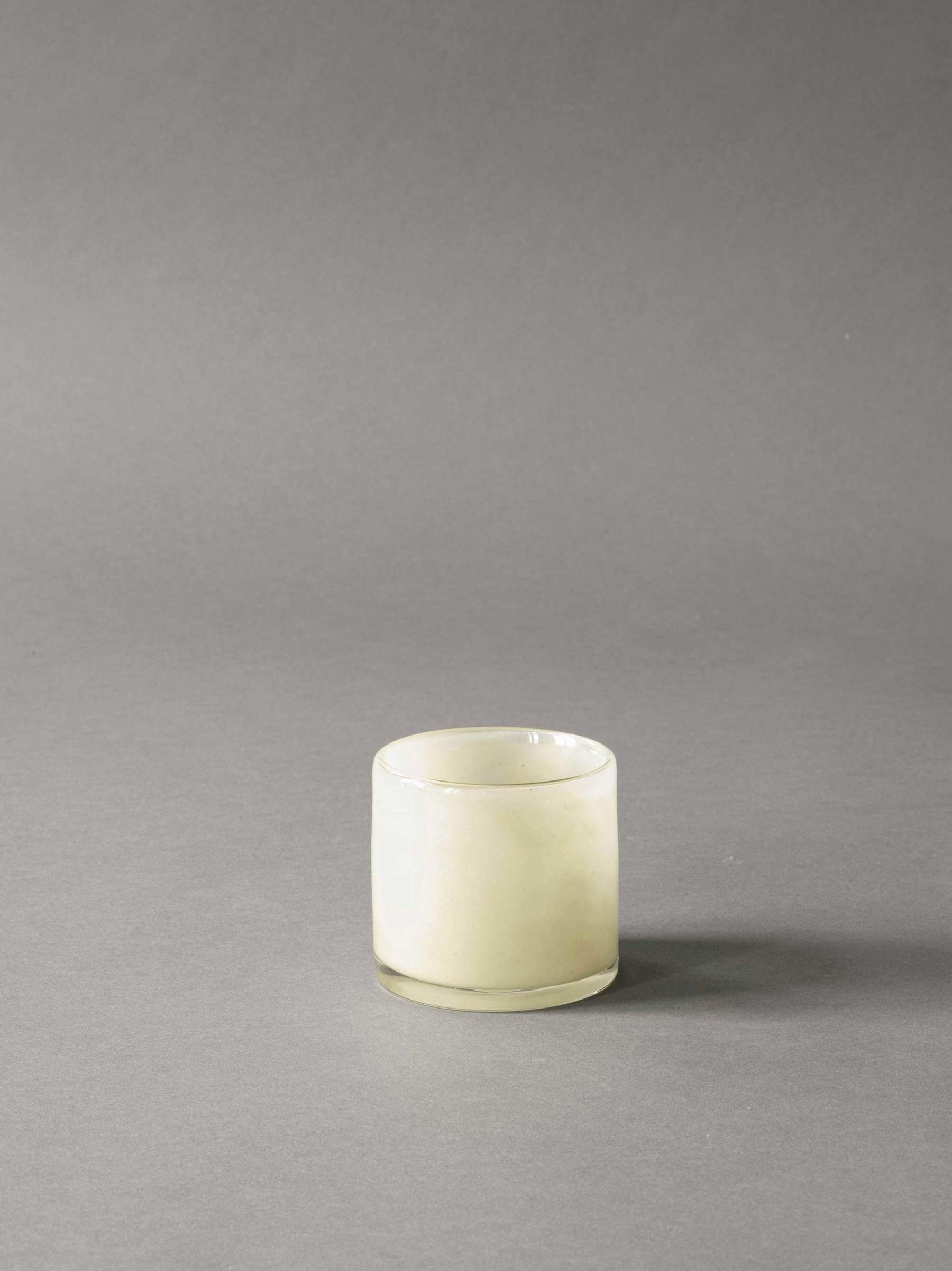 Tell Me More Lyric Candleholder XS – Munblåst Ljuslykta i Färgat Glas (Linen)