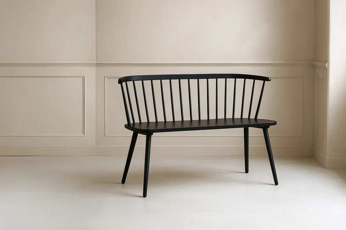 Venture Design Bobby Köksoffa Svart – Tidlös Design i Gummiträ
