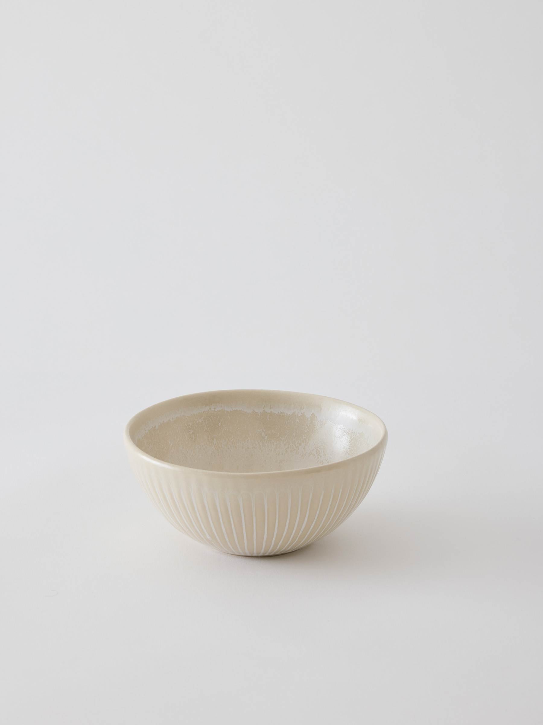 Tell Me More Granada Small Bowl – Handgjord Stengods­skål med Reaktiv Glasyr