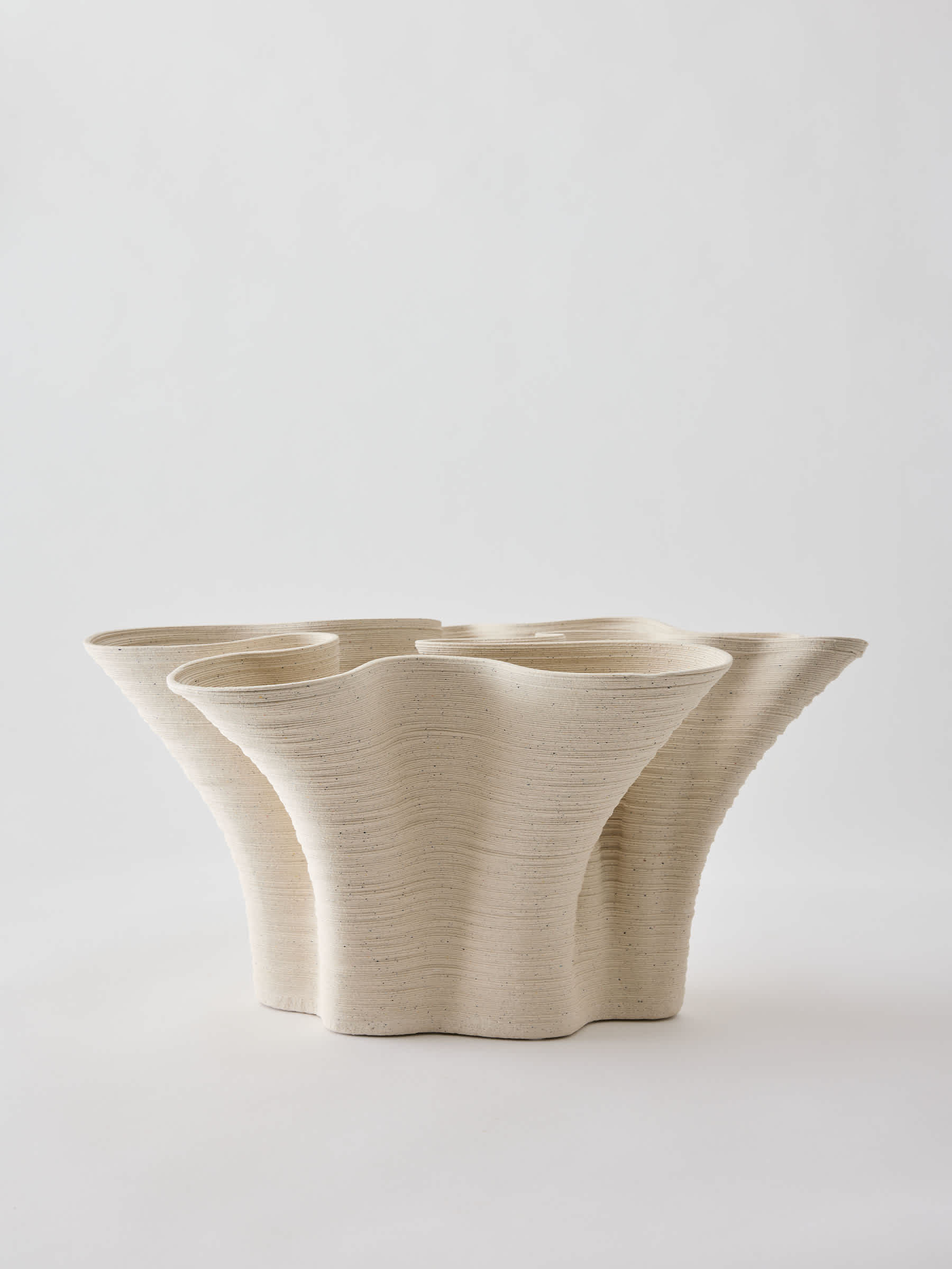 Tell Me More Fiordo Vase Large – 3D‑printad Porslinsvas i Organisk Form
