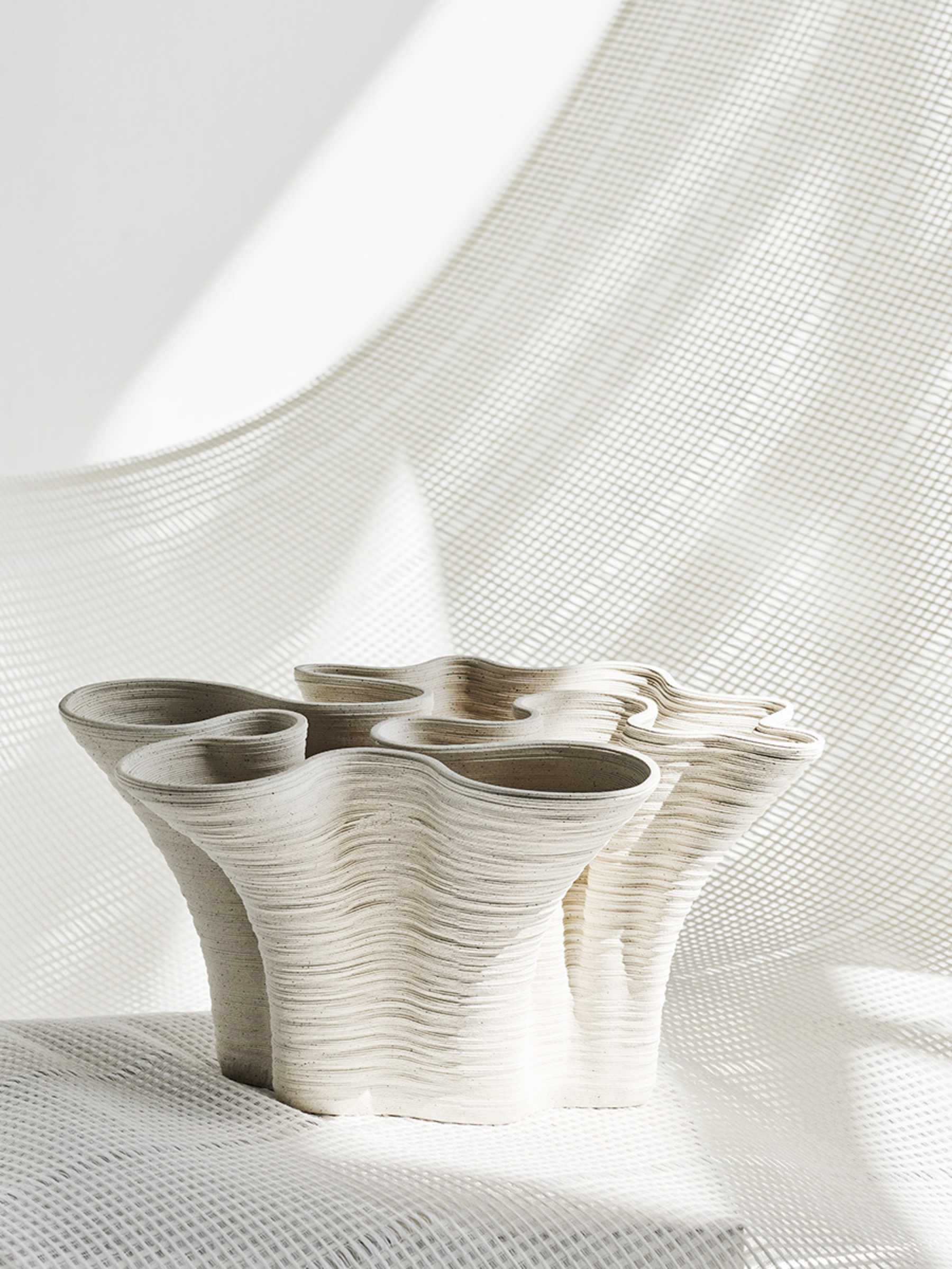 Tell Me More Fiordo Vase Large – 3D‑printad Porslinsvas i Organisk Form