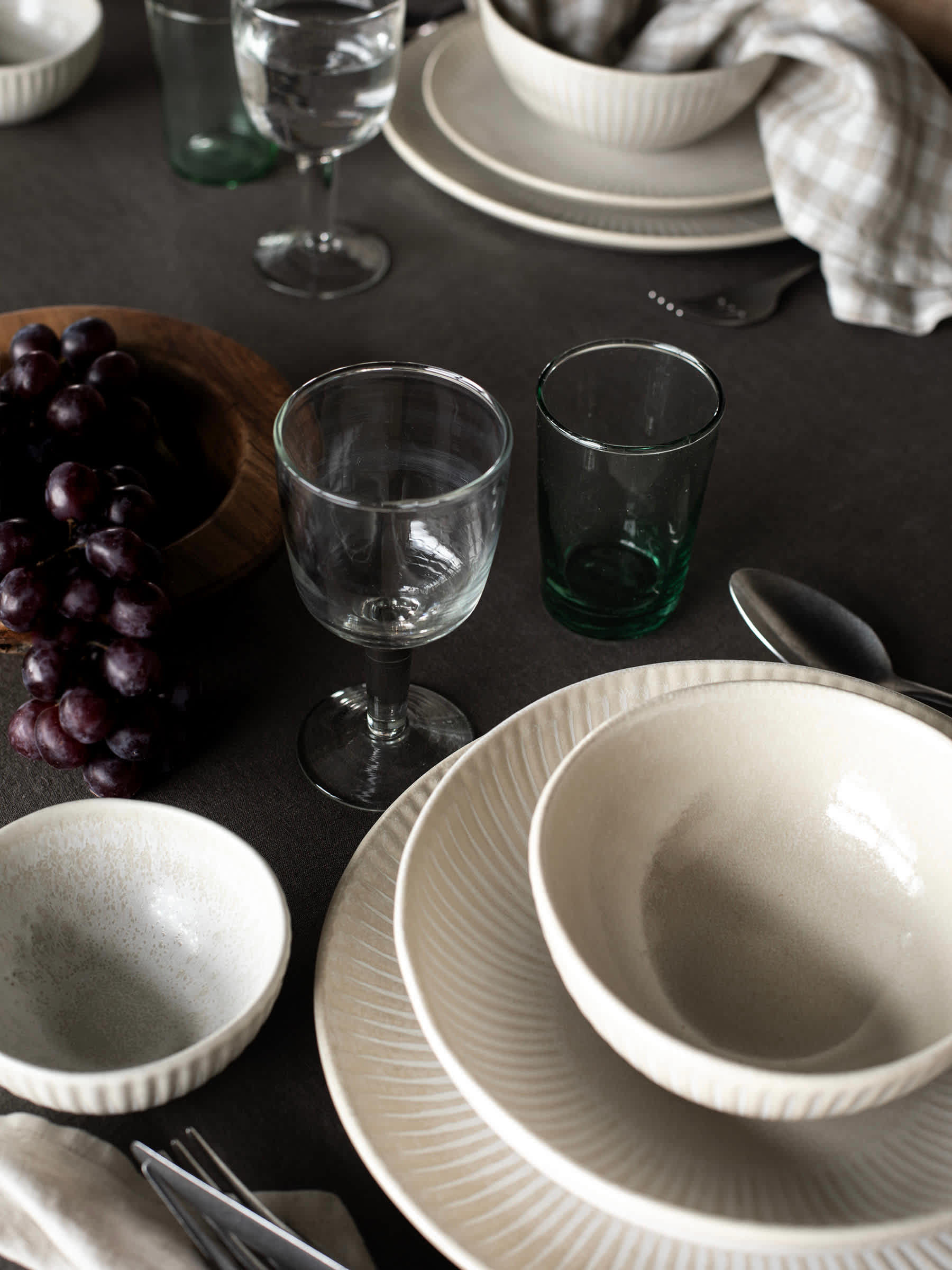 Tell Me More Granada Small Bowl – Handgjord Stengods­skål med Reaktiv Glasyr