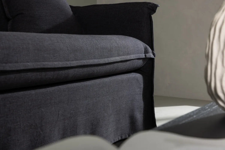 Venture Design Nova 3‑sits Soffa Svart –  Linnedesign med Hög Komfort och Tidlös Stil
