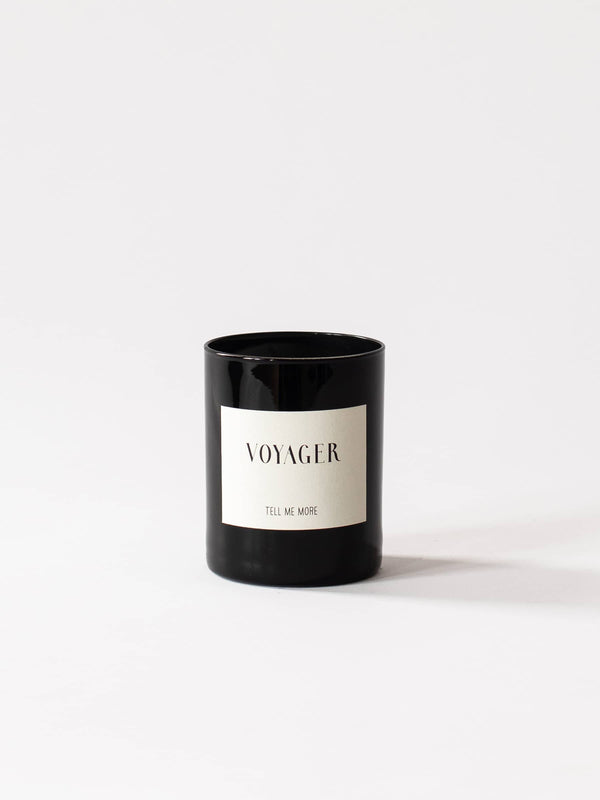 Tell Me More Doftljus Voyager - Naturligt Vax, 48 h Brinntid, Mörk Glasdesign